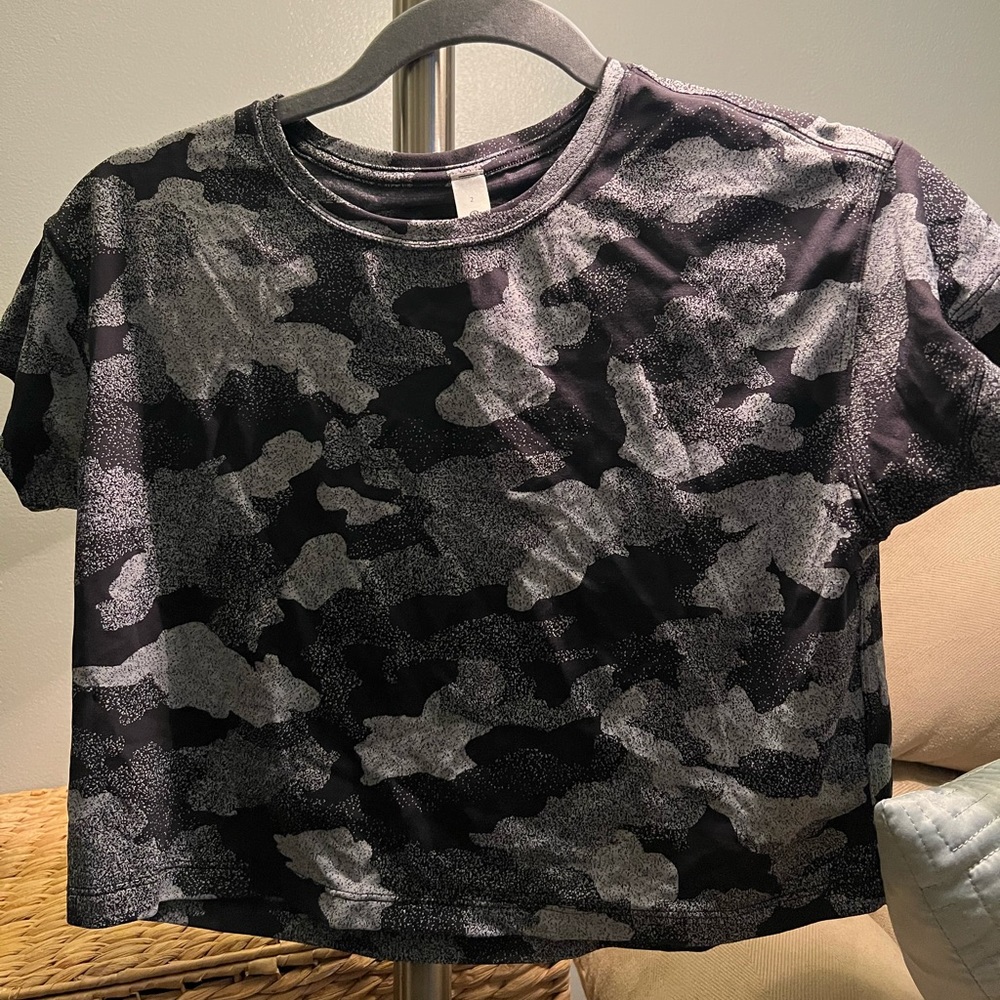 Lululemon Camo Top